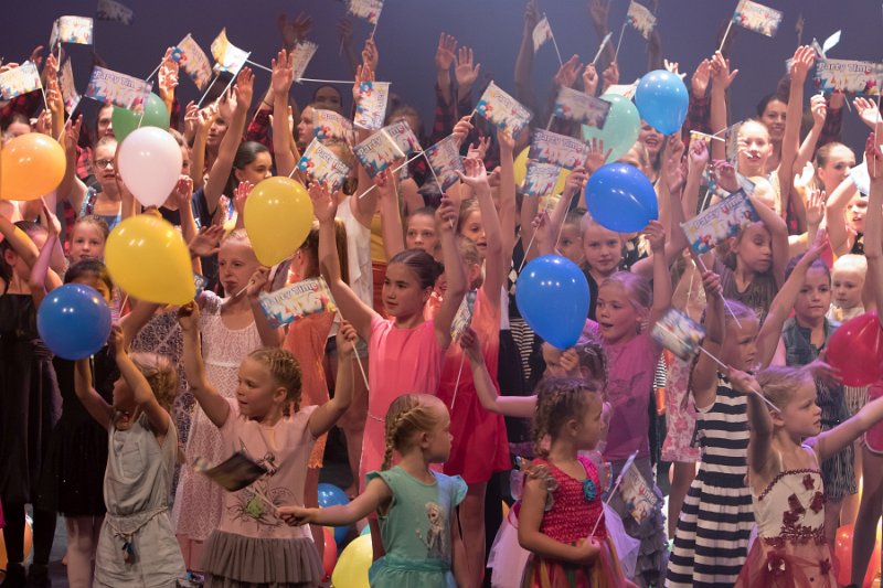 Party Time 18H 56.jpg